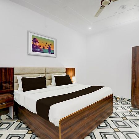 Hotel O White House Hasanganj Екстер'єр фото