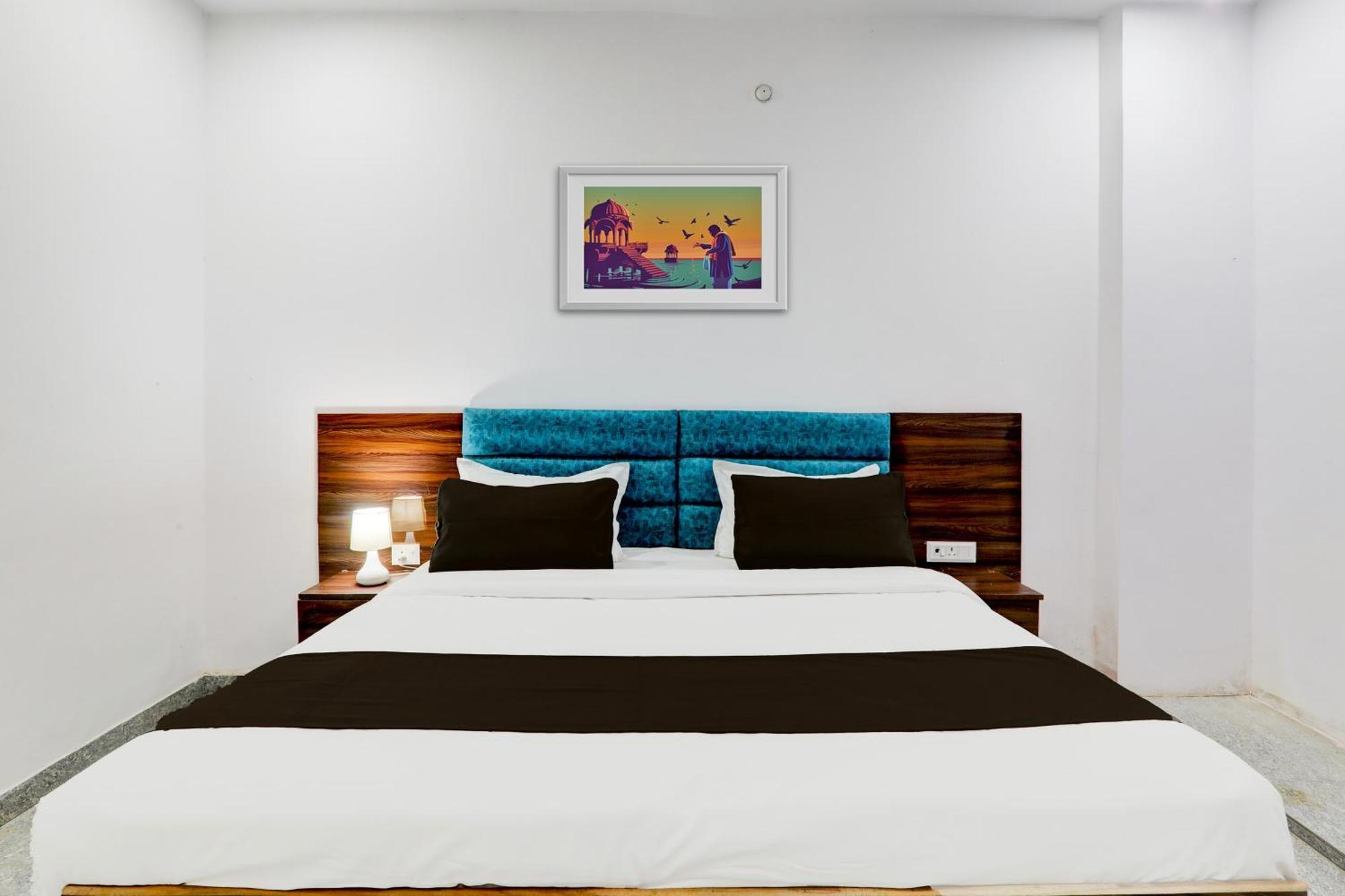 Hotel O White House Hasanganj Екстер'єр фото