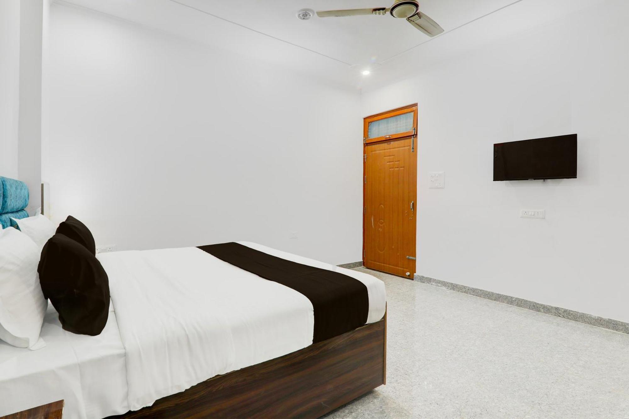Hotel O White House Hasanganj Екстер'єр фото